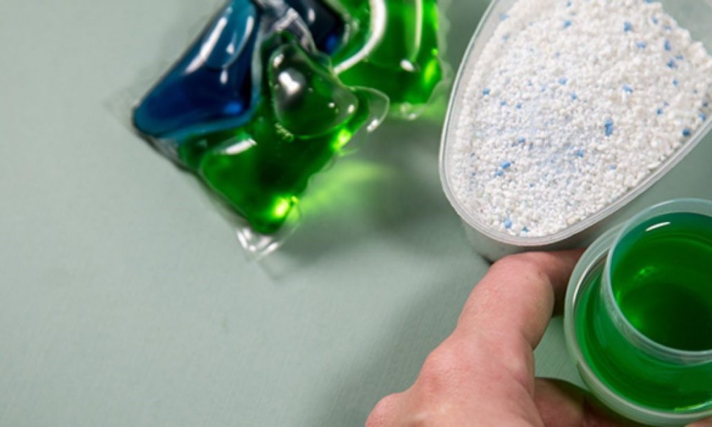 Detergent powder vs liquid